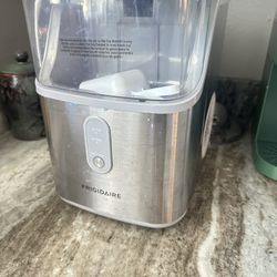 Frigidaire Ice Maker 