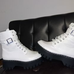 BooHoo platform vegan leather boots size 8.5