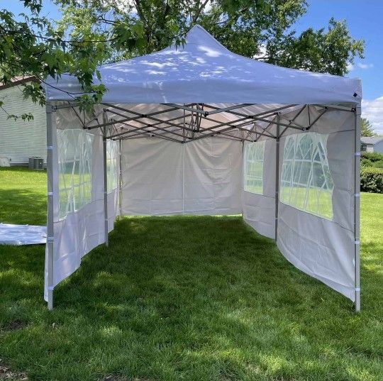 NEW! 10′ x 20′ Deluxe folding tent

