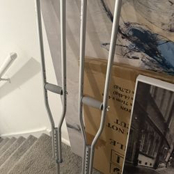 Crutches 