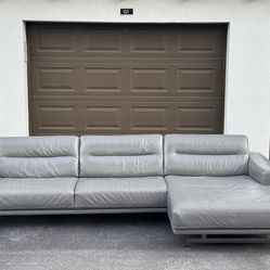🛋️ Couch/Sofa Sectional - Leather - Natuzzi - Like New - Delivery Available 🚛
