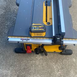 Dewalt Table Saw. Flexvolt  Brushless. And. 6.0 Battery 