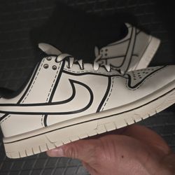 Nike Dunk Low Sz 4y $30