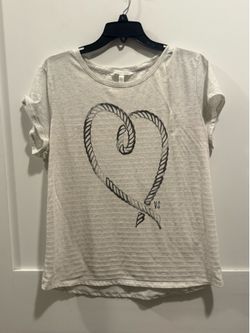 Women’s shirt size large