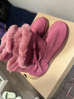UGG Pink Women’s Size 9