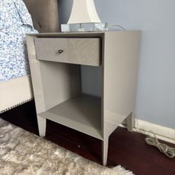 Bed Tables 