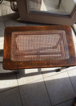 ANTIQUE REAL WOOD TABLE