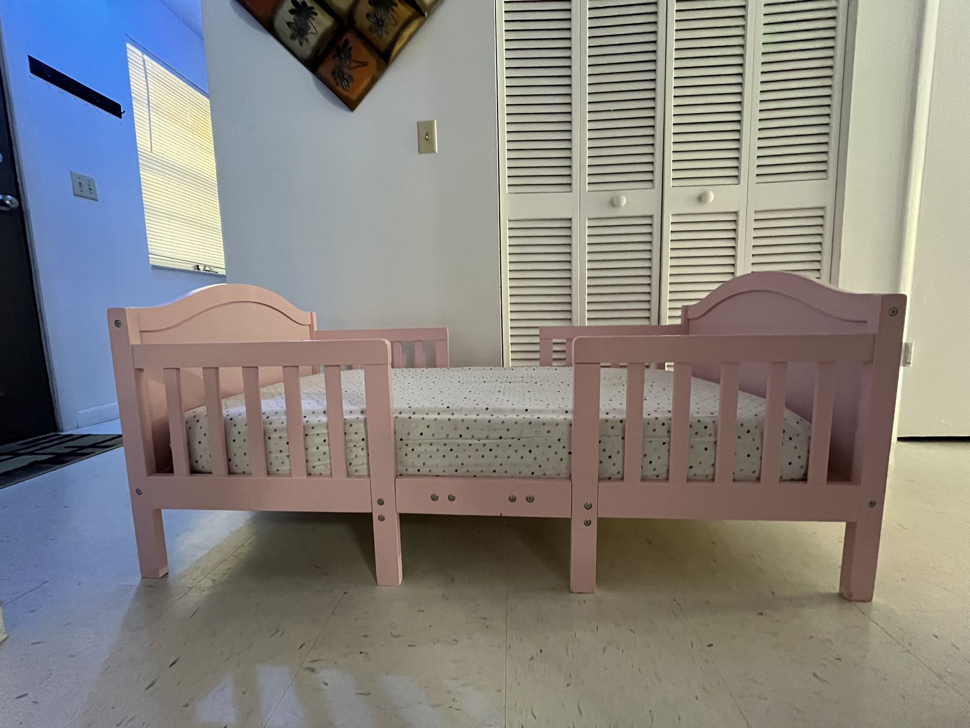 Toddler Bed (Pink Color)