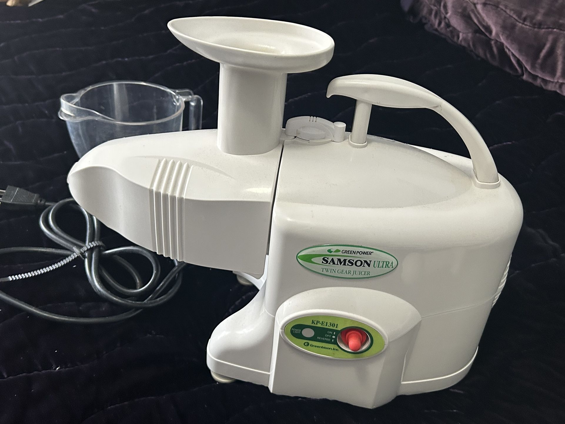 Twin Gear Juicer Omega TWN30 Twin Gear Slow Juicer In Red