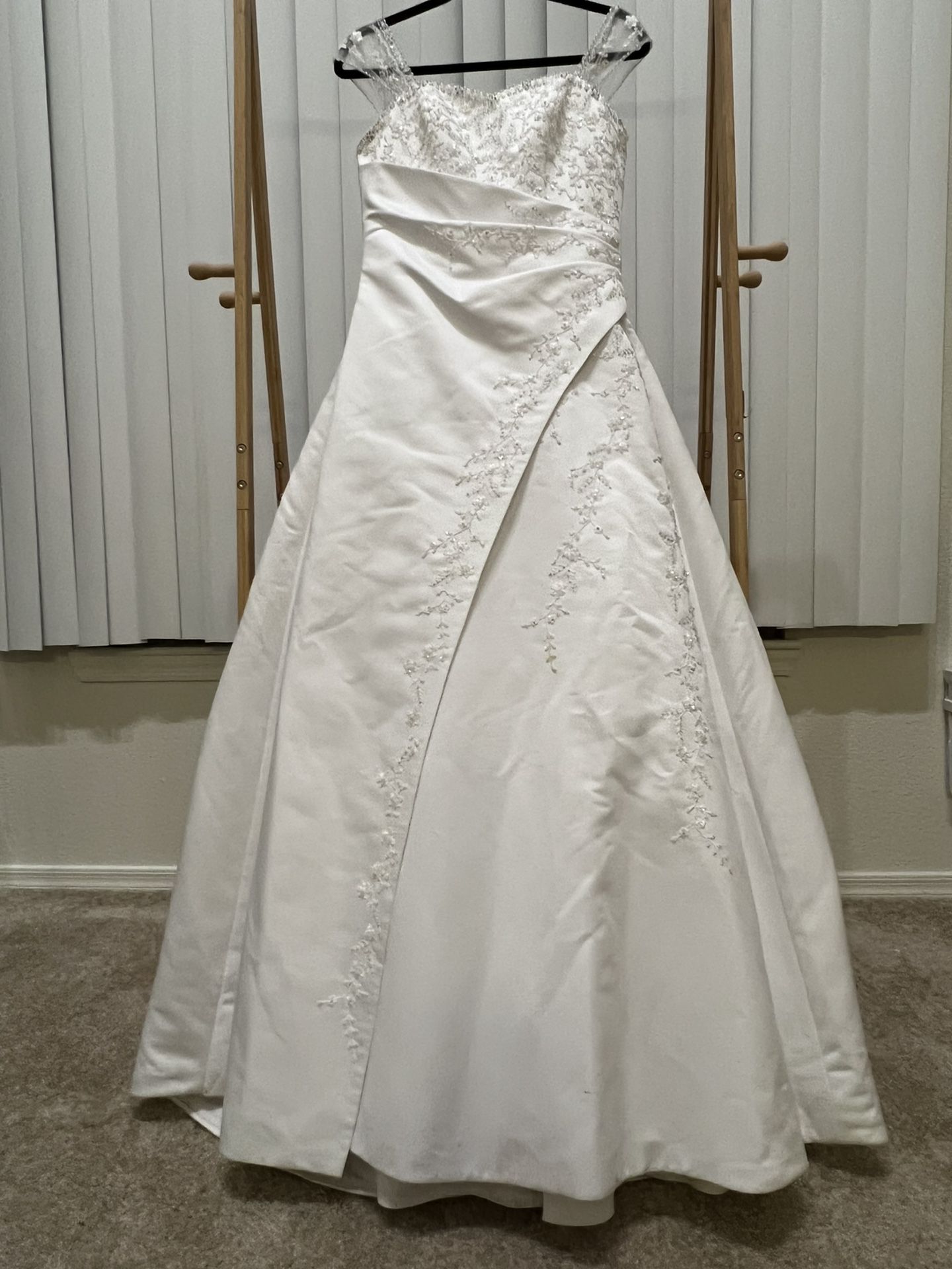 Wedding Dress White w/Train Size 10