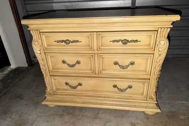 Ornate Vintage French Provincial 5-Drawer Dresser with Decorative Brass Handles