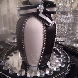 Black And White 2pc Set..$30