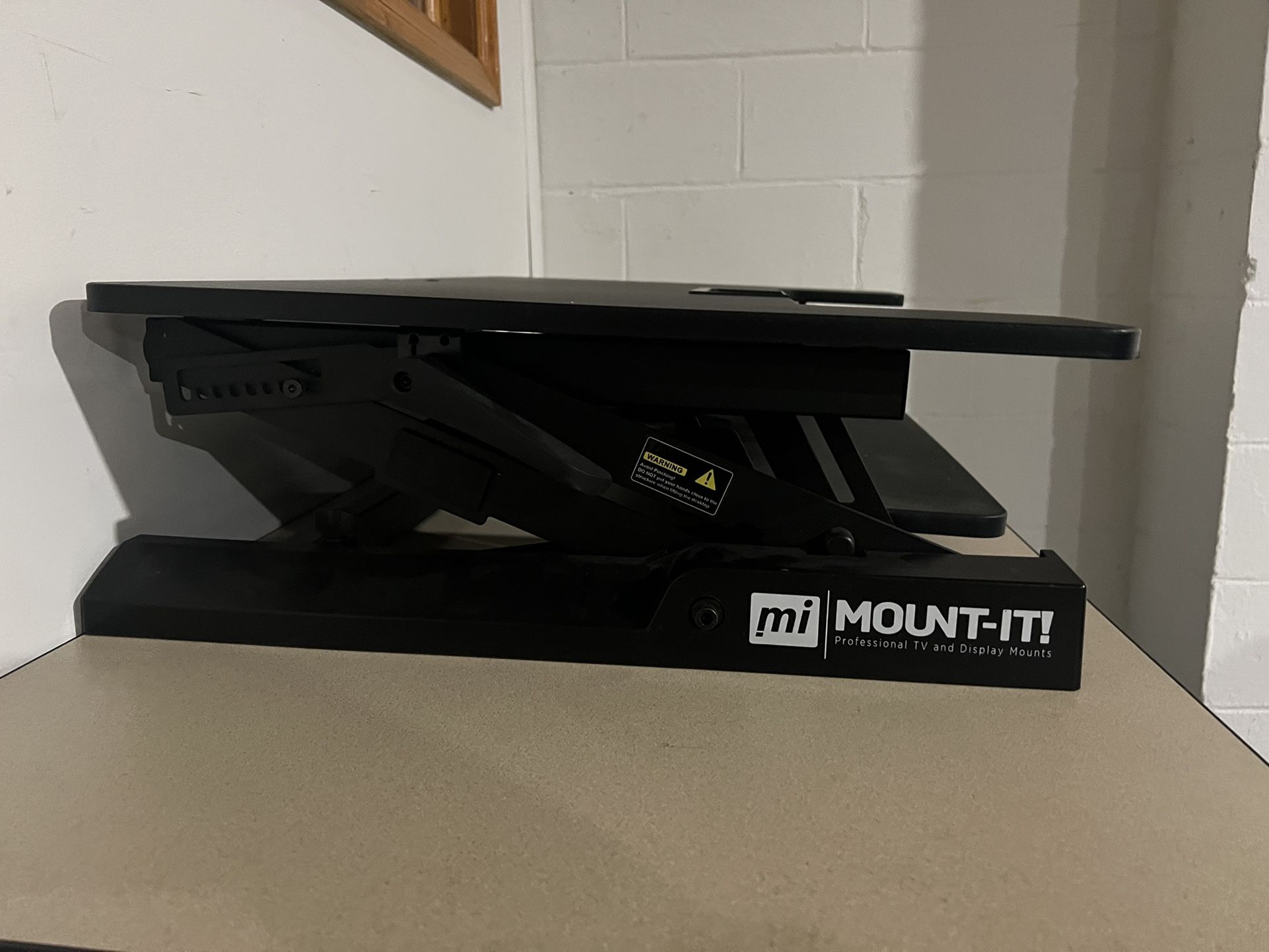 Profesional Display Tv And Mounts Desk Riser