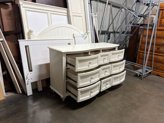 Chest of drawers $199