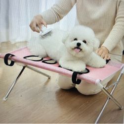 Shower bed for dogs and cats.