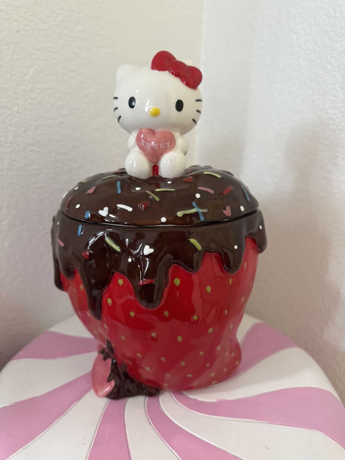 HELLO KITTY STRAWBERRY CANISTER