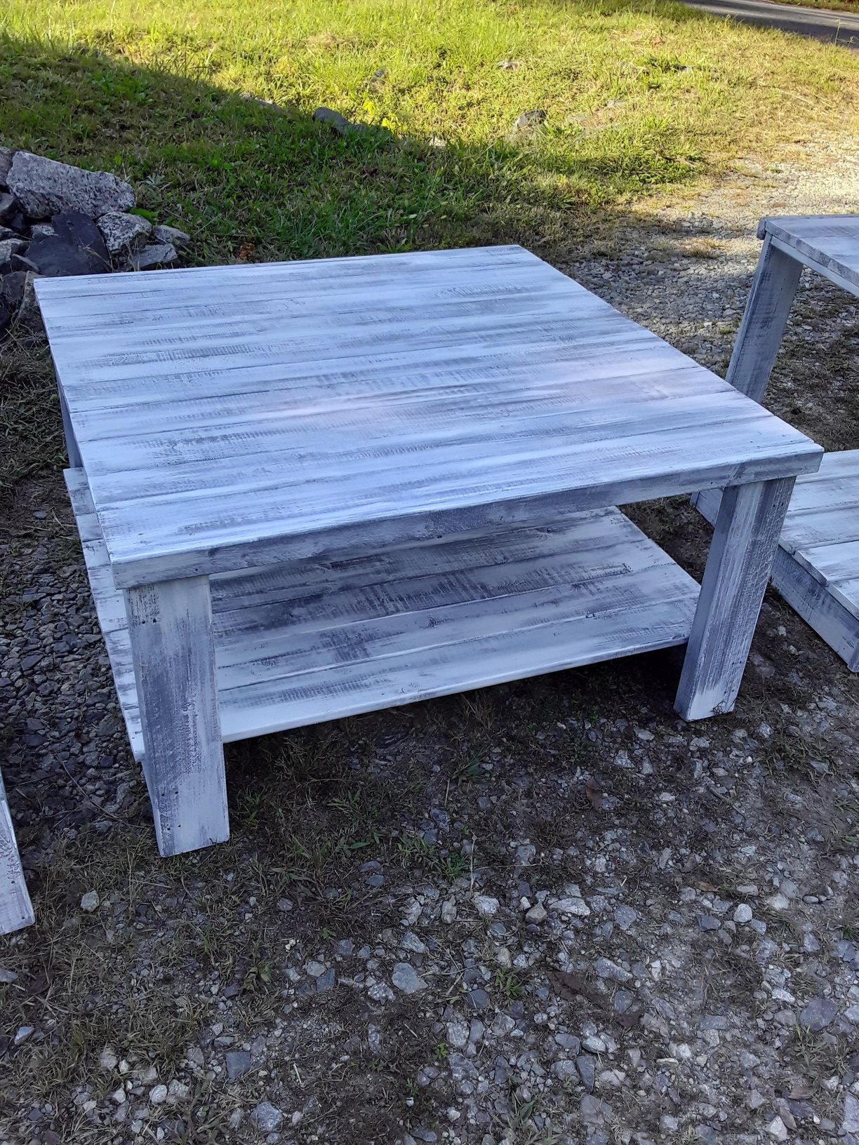 Reclaimed /Pallet Wood white / Gray Distressed Farmhouse Coffee Table ...