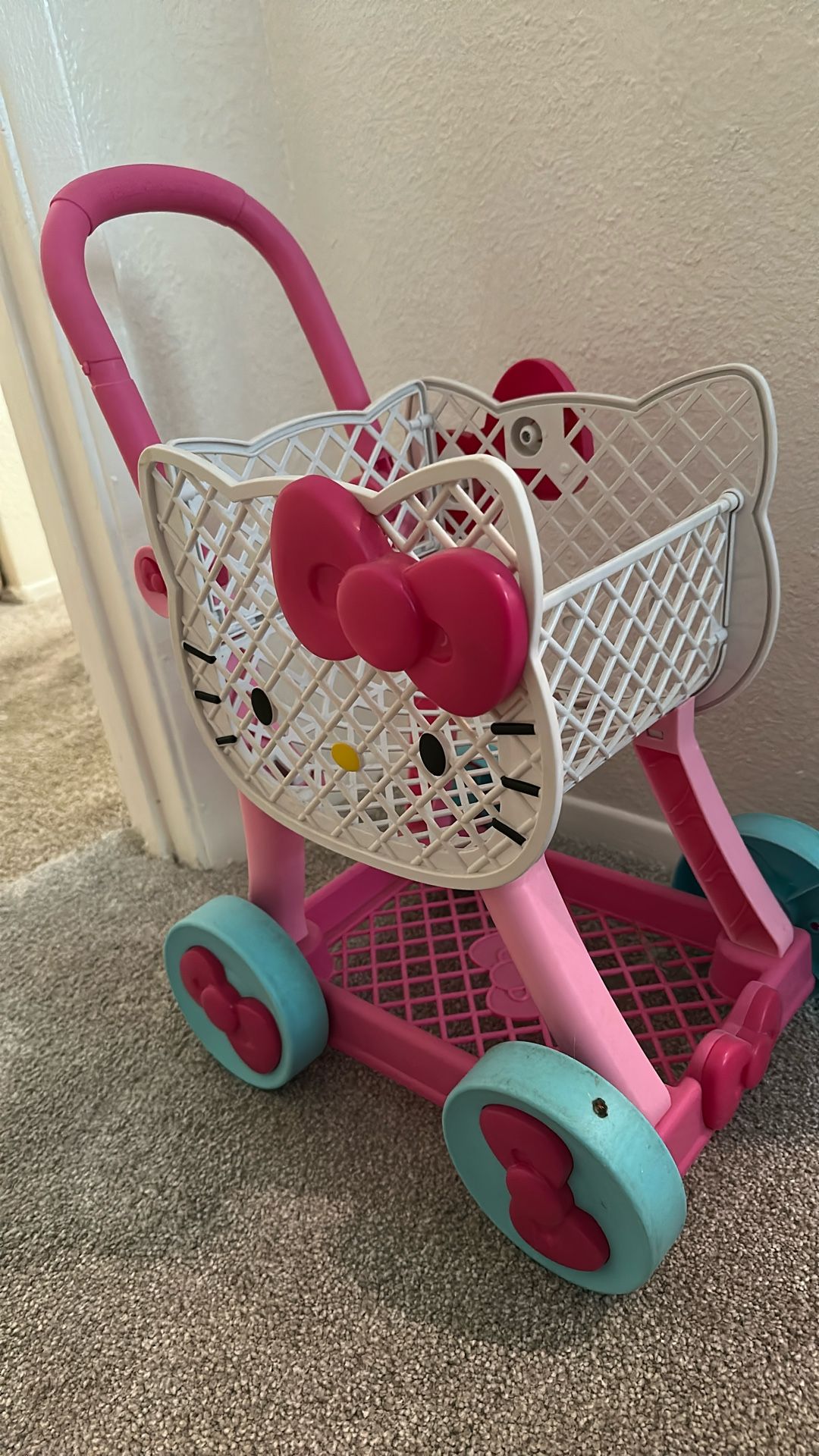 Hello Kitty Shopping Cart Plus Extras