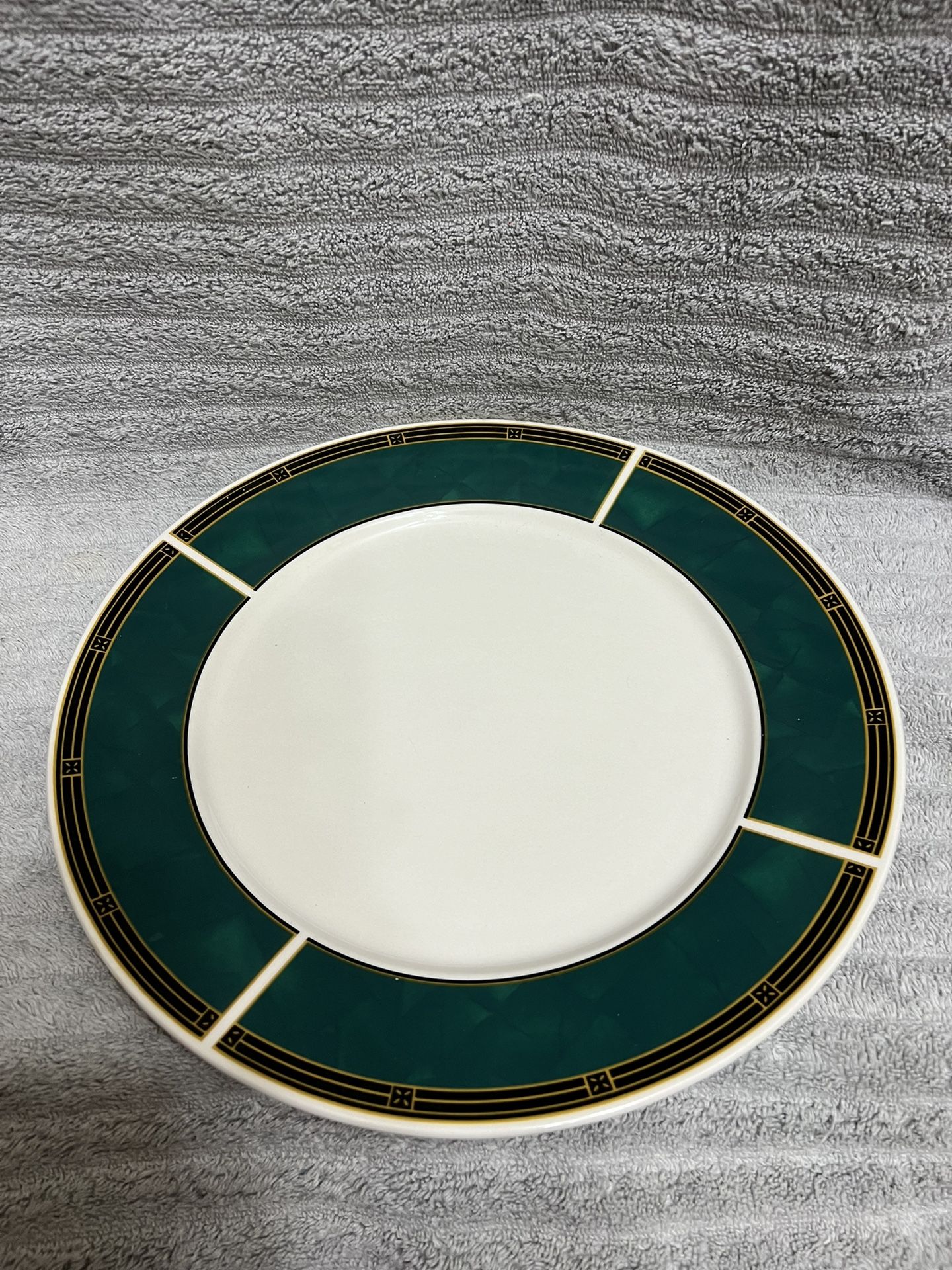Emerald 12” Plate