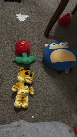 Plushie lot apple is ripped