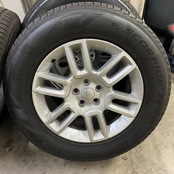 2024 Land Rover Defender Stock Wheels & Tires