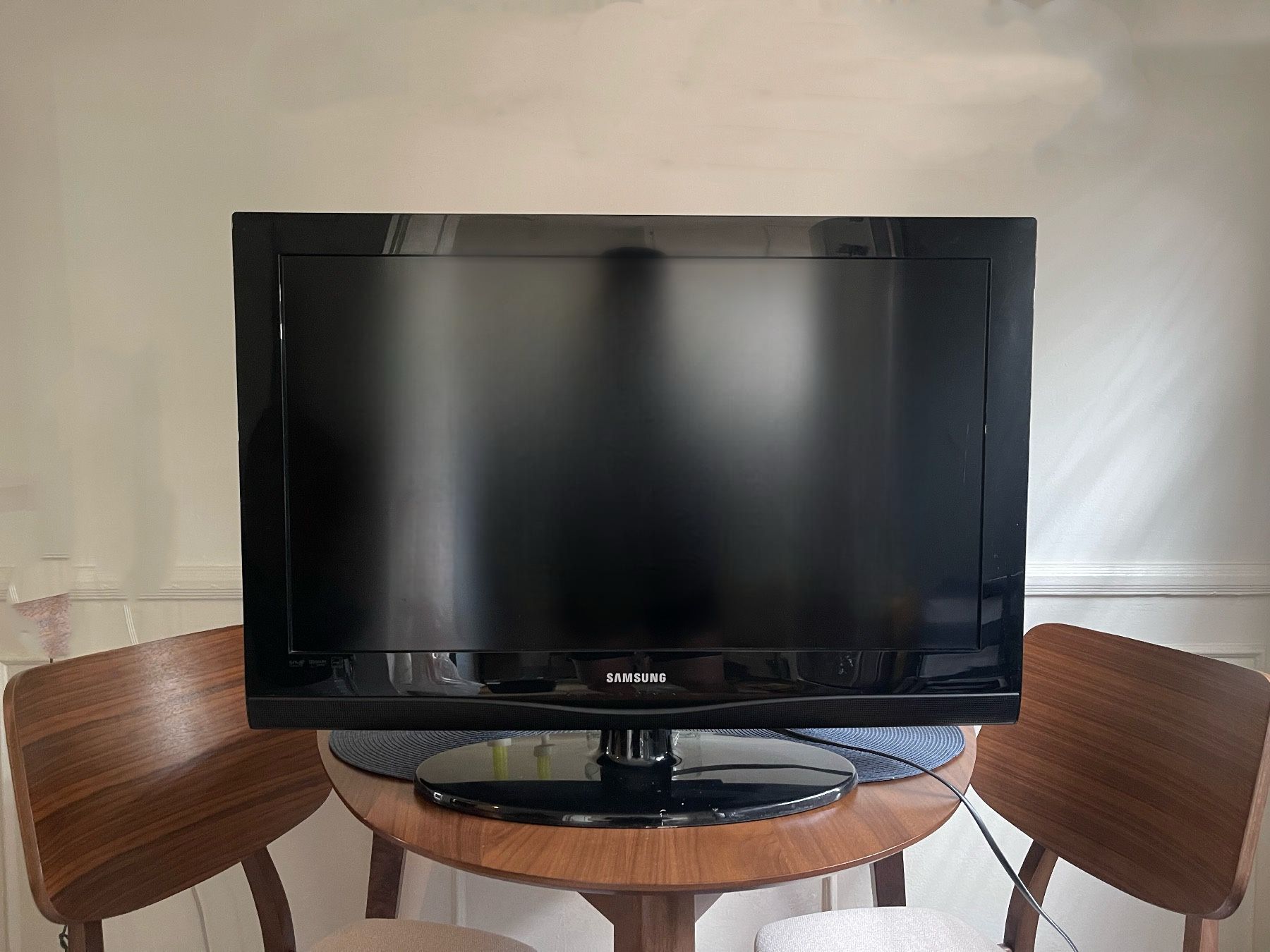 Samsung 30-32” TV