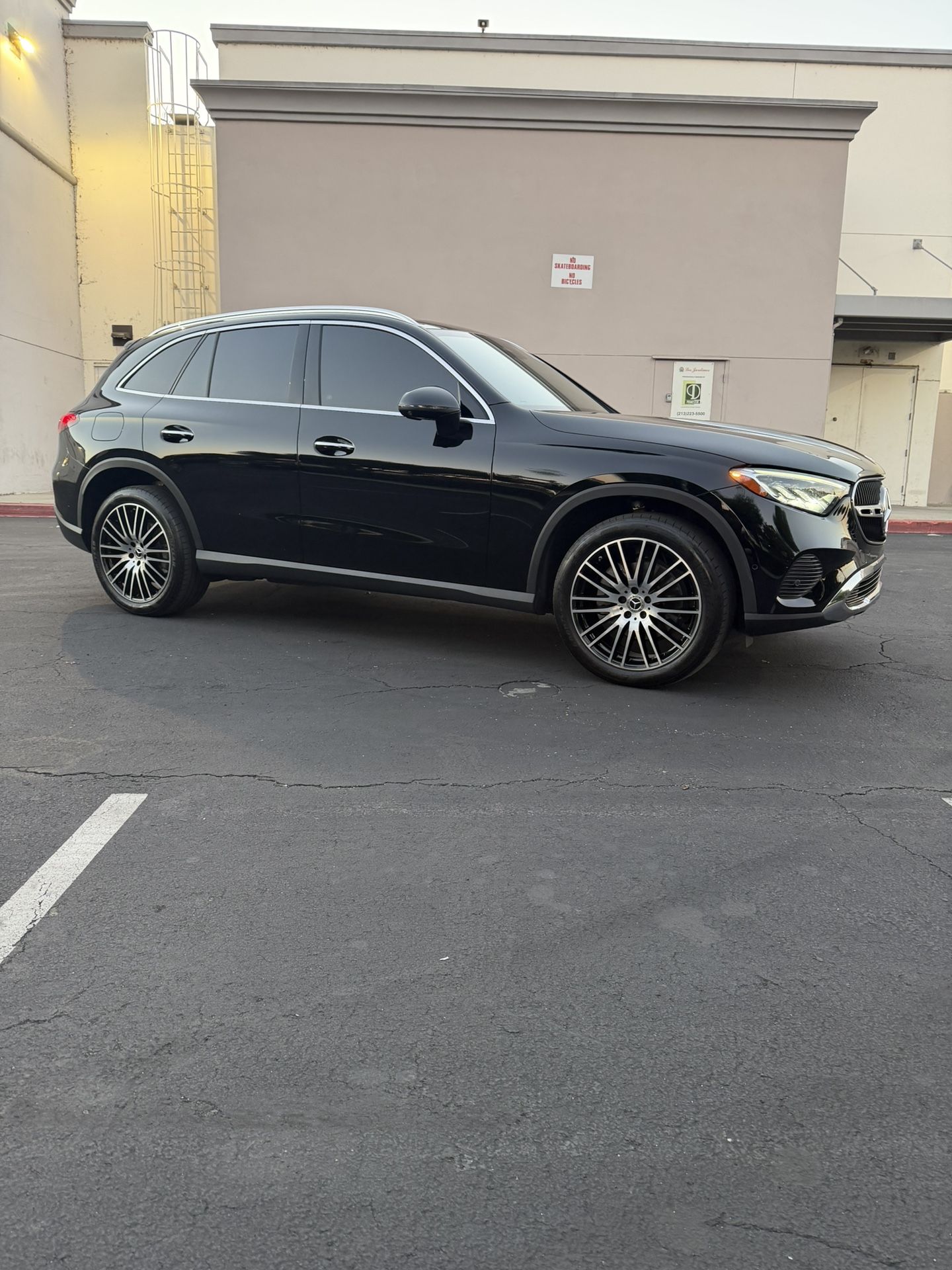 2023 Mercedes-Benz GLC