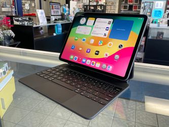 Apple Magic Keyboard 11 Inch Pre-owned