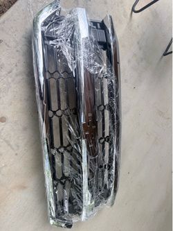 Front grill Chevy Silverado 2016 2019