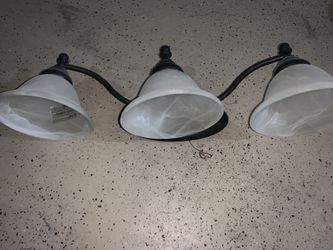 Bathroom light fixture