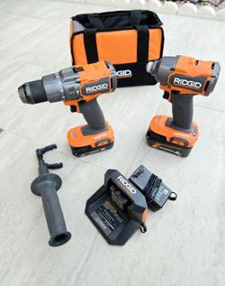 RIDGID 18V Brushless Hammer Drill and 3 Mode Impact Driver KIT