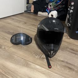 Helmet Large Youth And Goggles Size 59-60