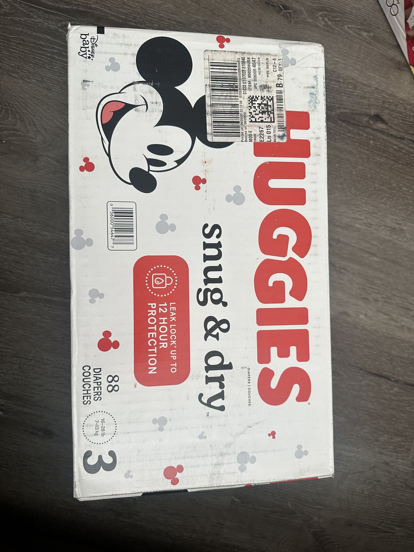 huggies snug and dry size 3,88 Count 