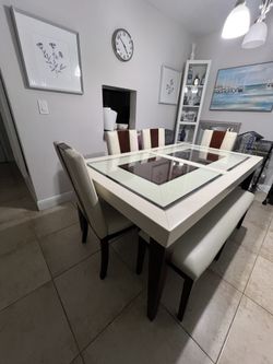 Contemporary Glass-Top Dining Table with 6 Chairs