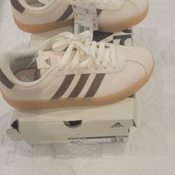 Zapatos Adidas Nuevos Size 6.5