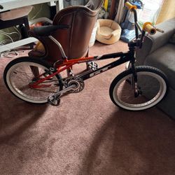 2000 GT Mach One Bmx Bike