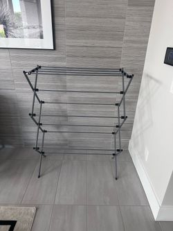 Clothes drying rack