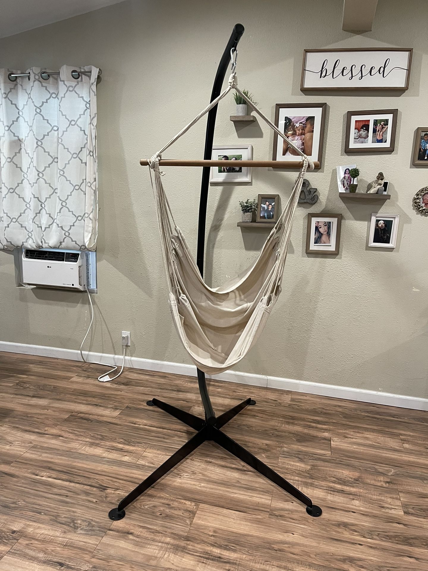 Hanging Chair With Frame