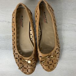 Rialto Flats women’s size 9