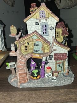 Halloween Spookytown Witch & Worlock house