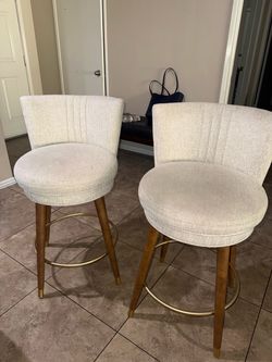 Bar Chairs set of 2 Great Condition