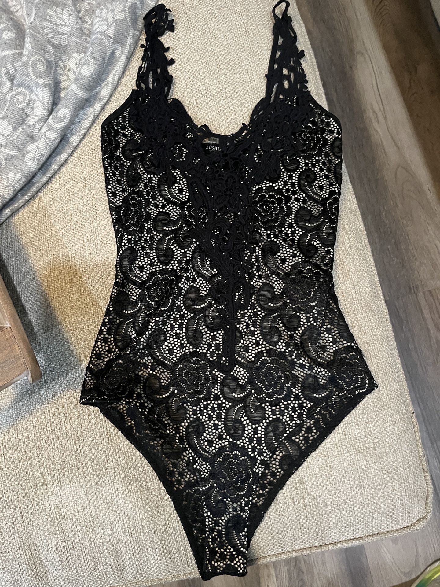 Black lace women’s bodysuit