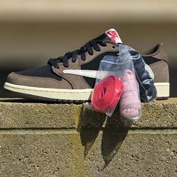 Jordan 1 low travis Scott MOCHA