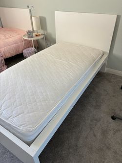 IKEA TWIN BED W/MATTRESS