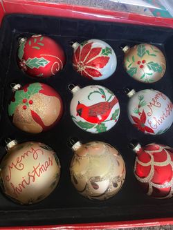 Beautiful glass pack of 9 ornaments
