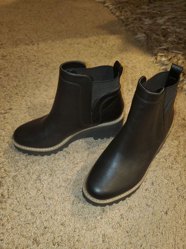 Dolce Vita Rango Black Booties