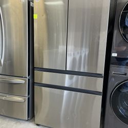 Samsung Bespoke 4 Door French Door Refrigerator With Beverage Center 