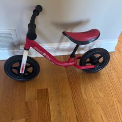 SmarTrike balance bike
