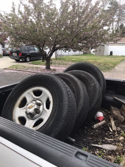 Chevrolet sliverado stock rims and tires