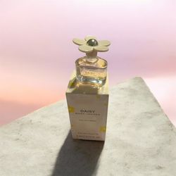 Daisy Marc Jacob’s Mini Travel Size  Eau So Fresh Perfume.